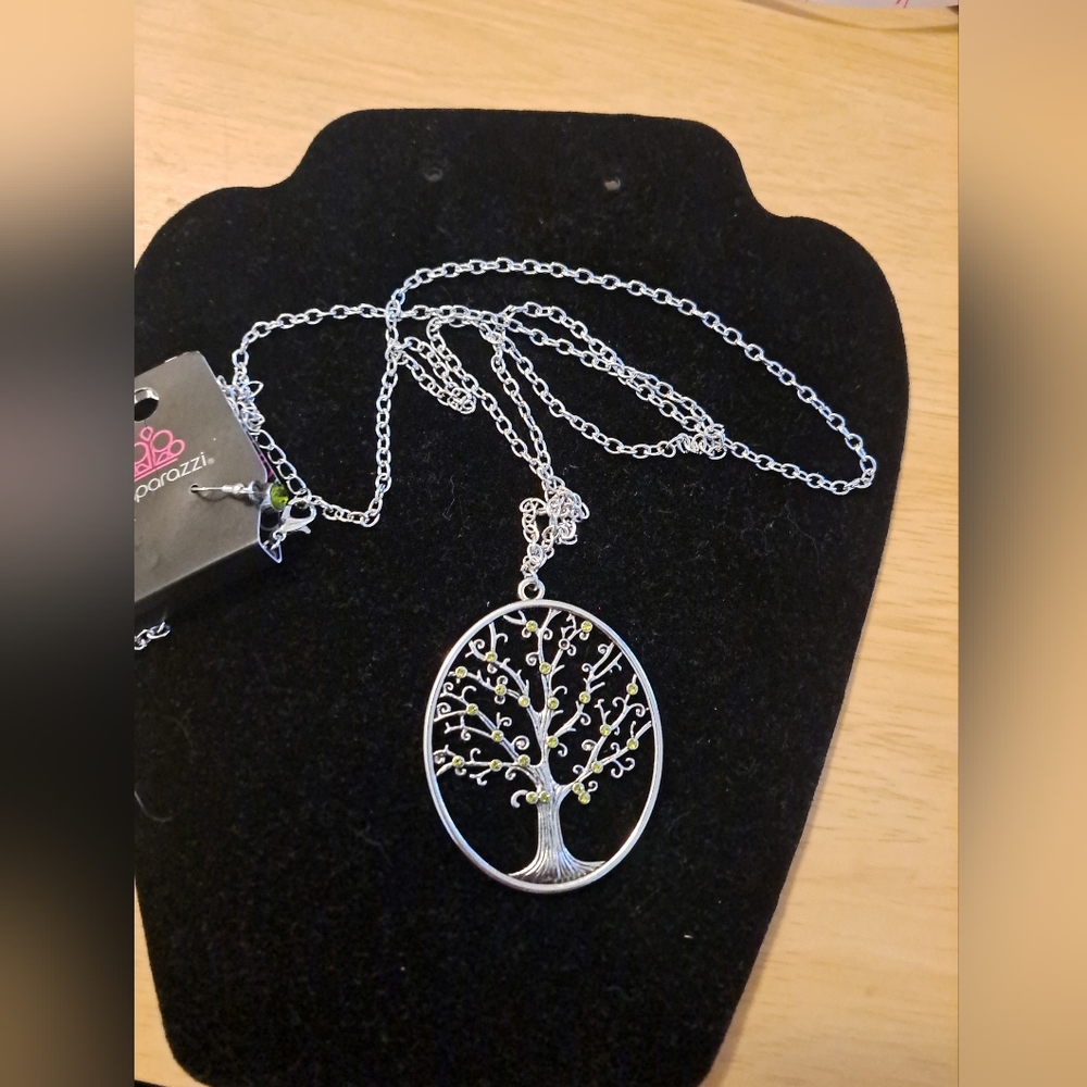 Paparazzi Tree Necklace And Earring Set